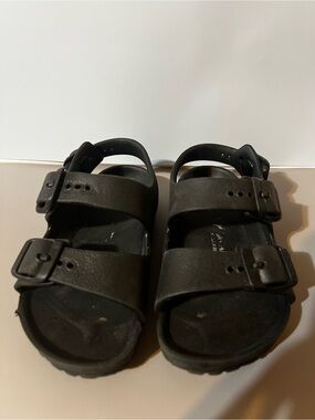 Birkenstock Milano Essentials Kids EVA in black, size 25 (7-7 1/2)